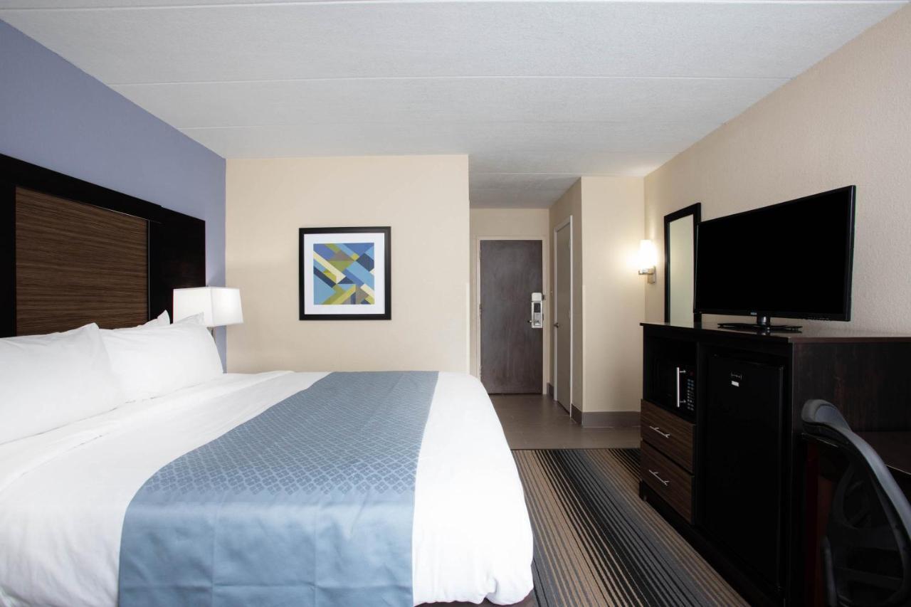 Wingate By Wyndham Bloomington Hotel Екстериор снимка