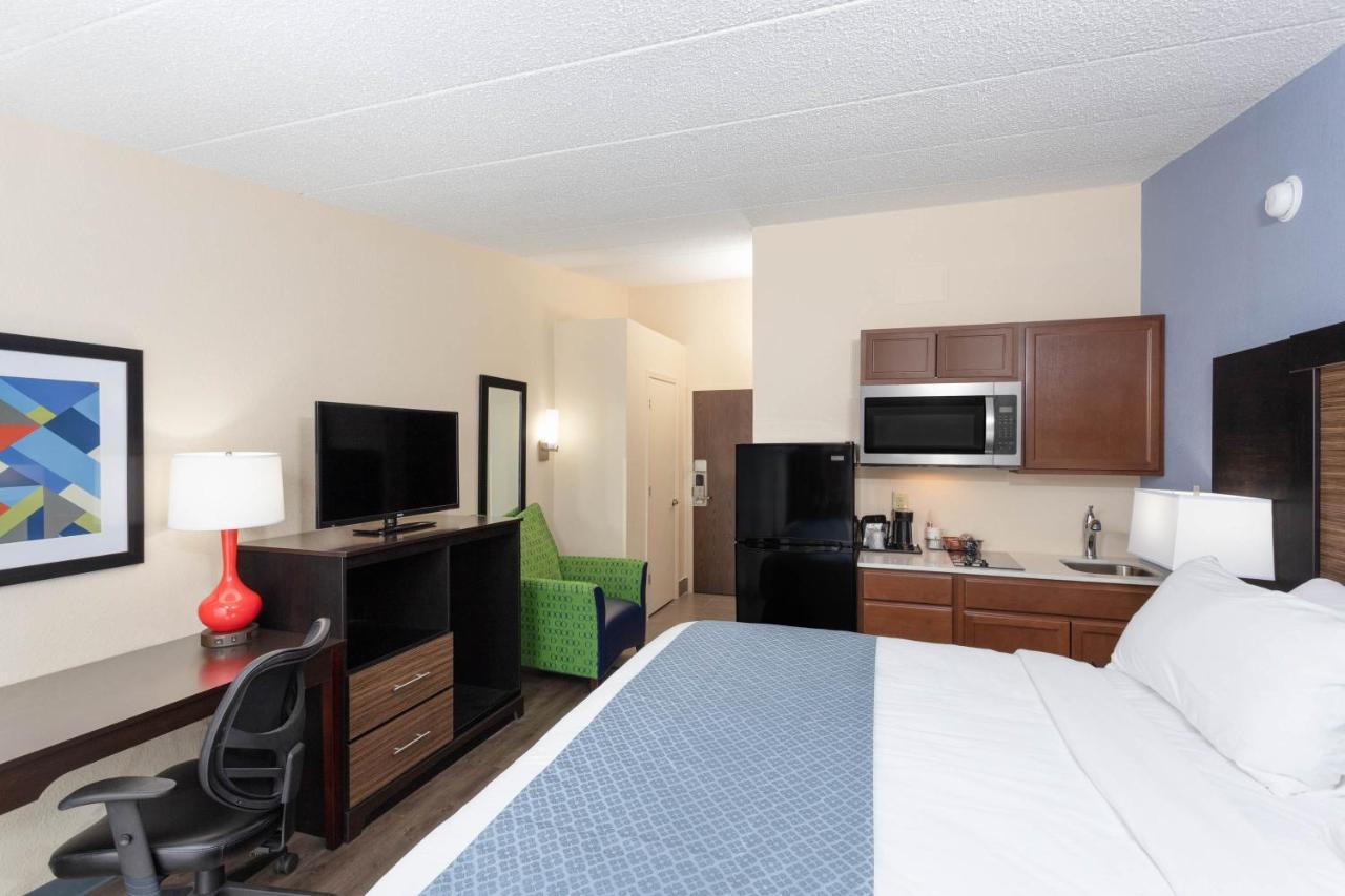 Wingate By Wyndham Bloomington Hotel Екстериор снимка