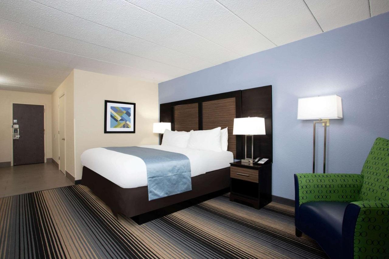 Wingate By Wyndham Bloomington Hotel Екстериор снимка
