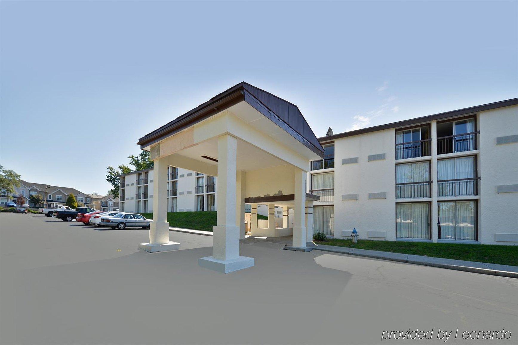 Wingate By Wyndham Bloomington Hotel Екстериор снимка
