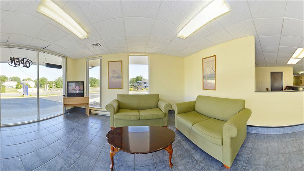 Wingate By Wyndham Bloomington Hotel Екстериор снимка