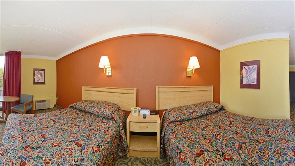 Wingate By Wyndham Bloomington Hotel Екстериор снимка