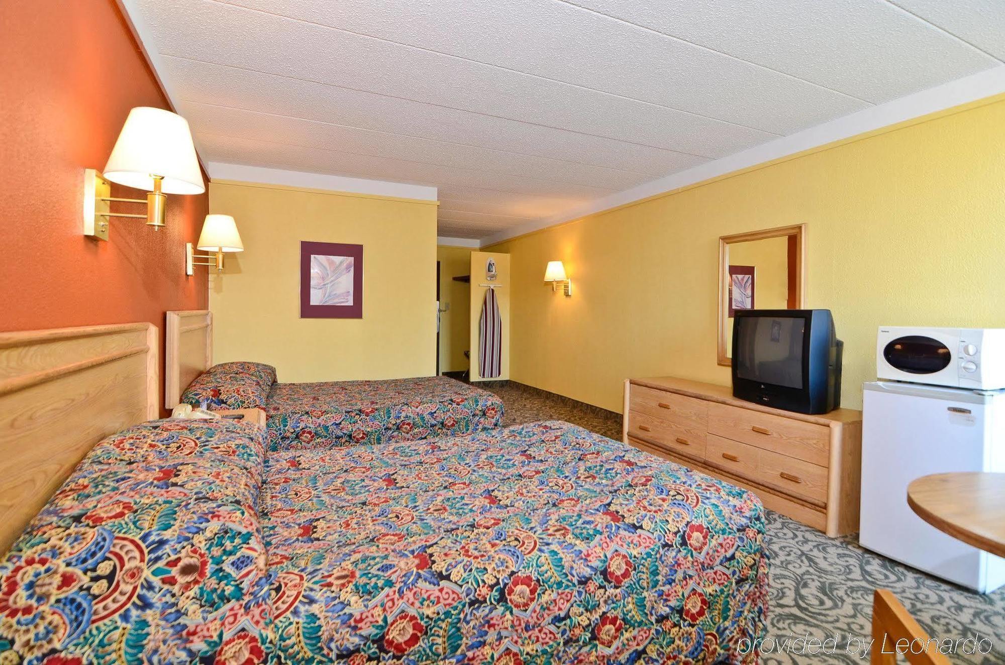 Wingate By Wyndham Bloomington Hotel Стая снимка